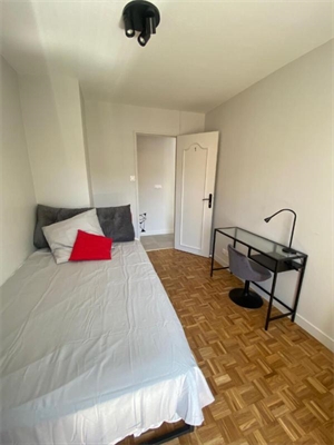 t5 à la location -   69500  BRON, surface 7 m2 location t5 - UBI478560884